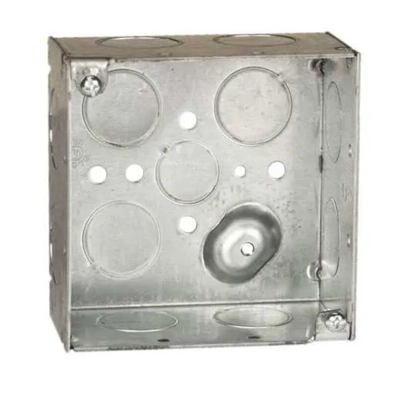 Caja cuadrada 4", soldada, 2-1/8" de profundidad,1 KO de 1/2" y 11 de 3/4"